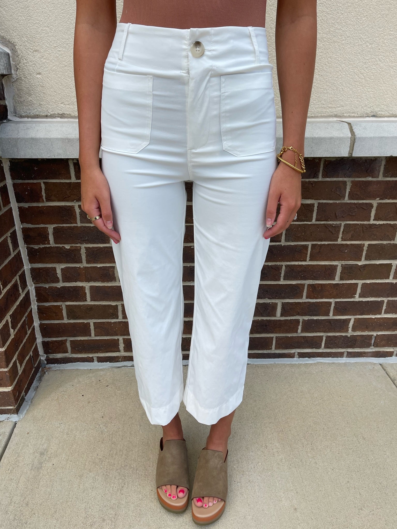 Front Pocket Crop Pant