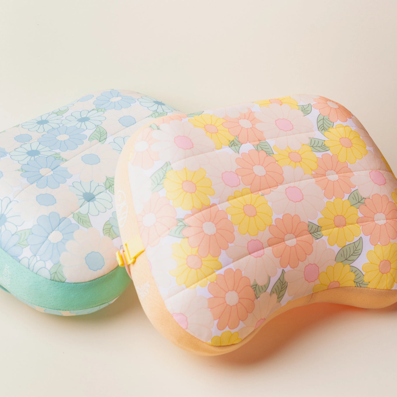 Daisy Craze Beach Pillow- Aqua
