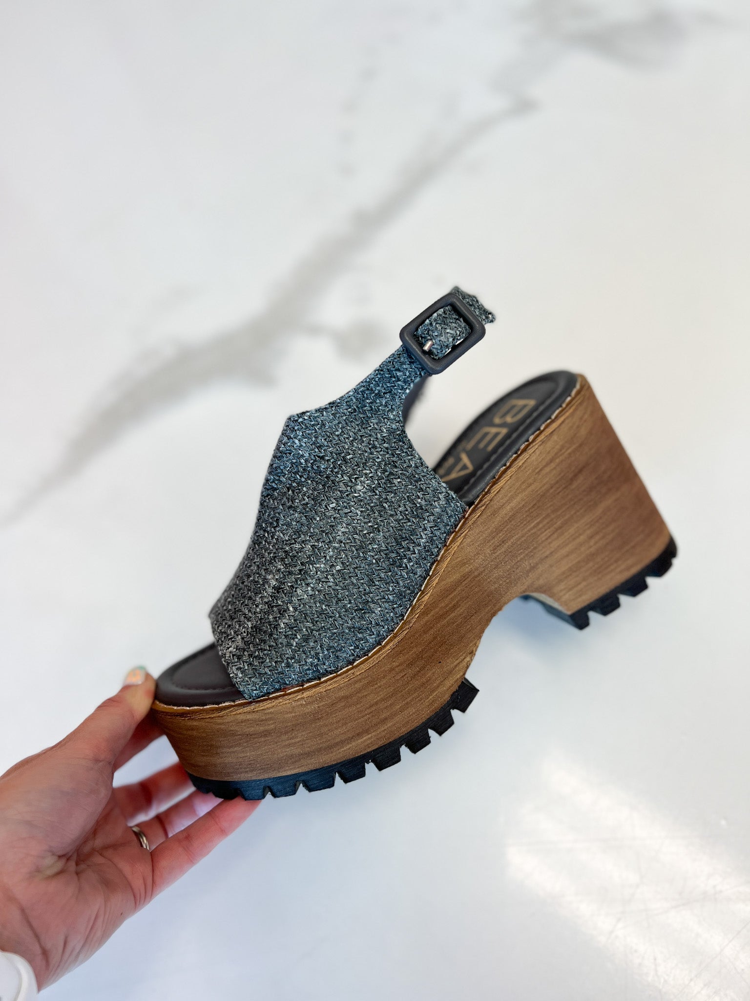 Woody Sandal (Gray)